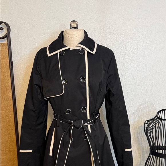 Betsey Johnson Black Trench Coat with cream trim. - Picture 3 of 16